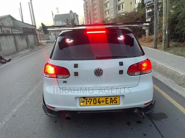 Volkswagen Golf 2010 White