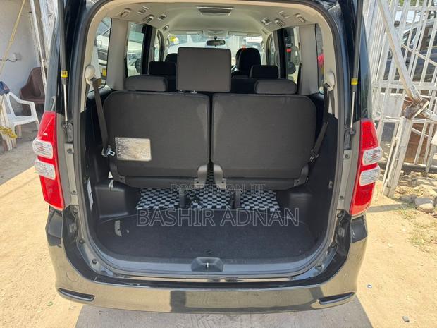 Toyota Noah 2.0 143hp FWD (7 Seater) 2010 Black