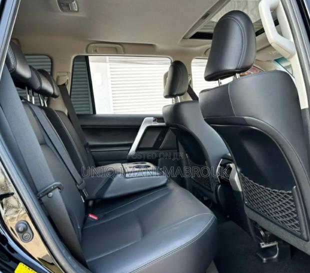 Toyota Land Cruiser Prado 2023 Black