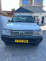 Toyota Land Cruiser 2005 White for sale