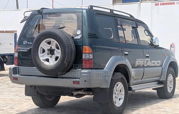 Toyota Land Cruiser Prado 2002 Green