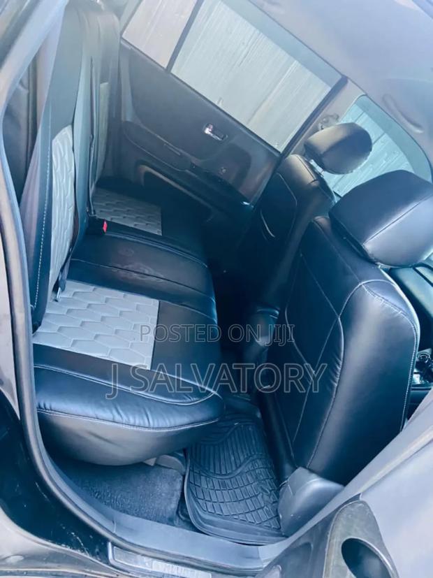 Toyota Kluger 2002 Black