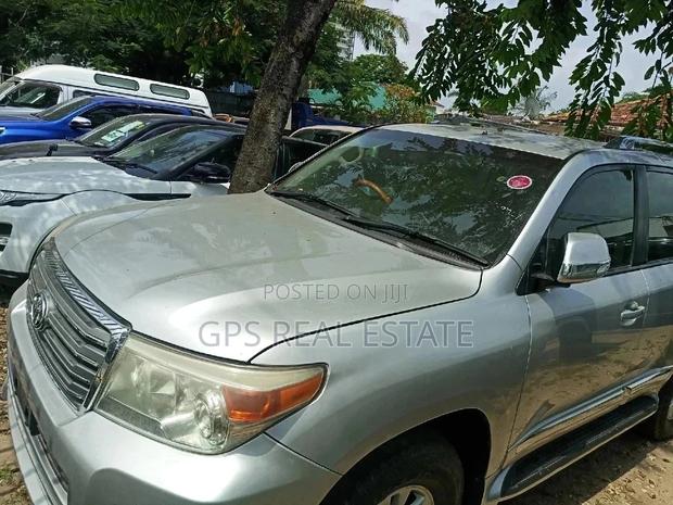 Toyota Land Cruiser 2013 4.5 V8 GL Silver