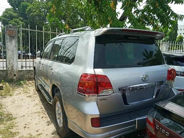 Toyota Land Cruiser 2013 4.5 V8 GL Silver