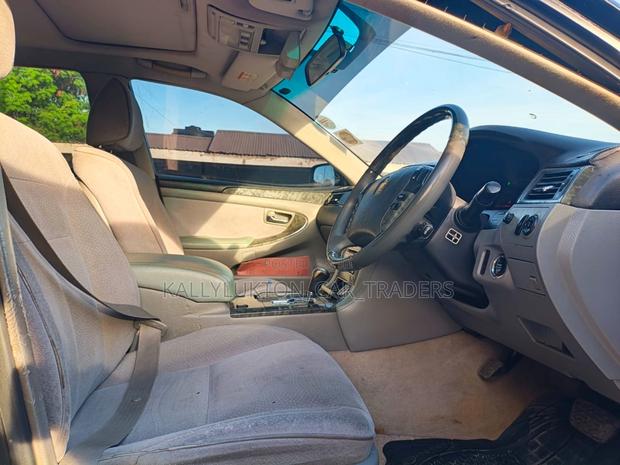 Toyota Crown 2006 Black