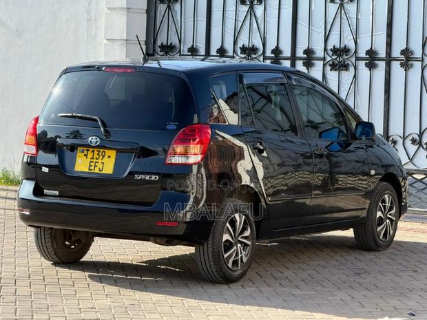 Toyota Corolla Spacio 2004 Black