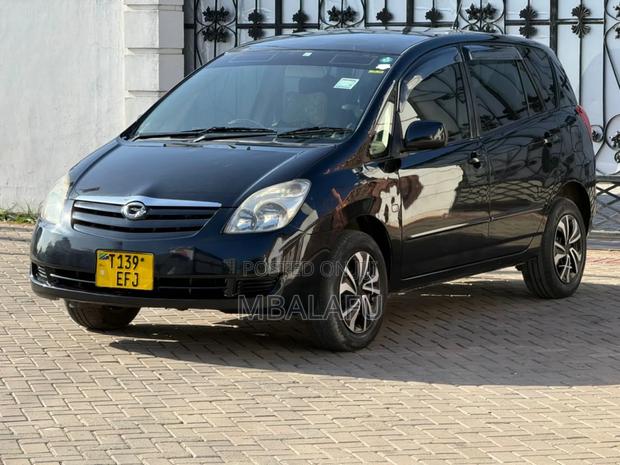 Toyota Corolla Spacio 2004 Black