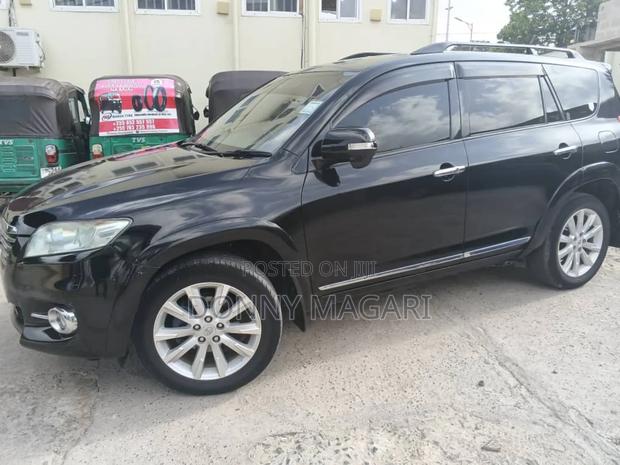 Toyota Vanguard 2011 Black