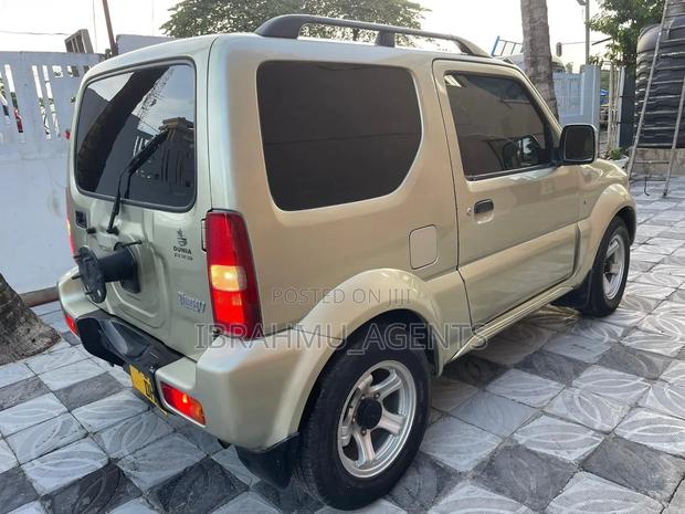 Suzuki Jimny 2013 Gold