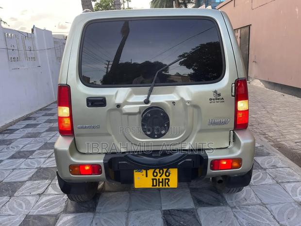Suzuki Jimny 2013 Gold