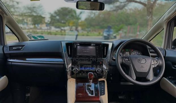 Toyota Alphard 2017 Black