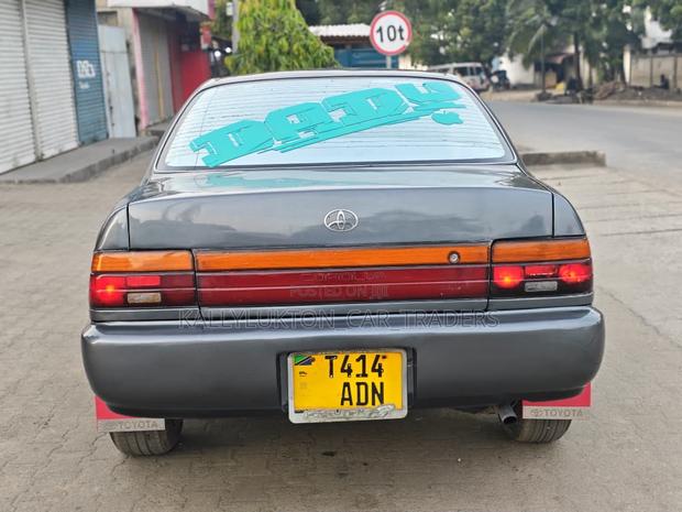 Toyota Corolla 2001 Gray