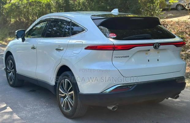 Toyota Harrier 2022 White