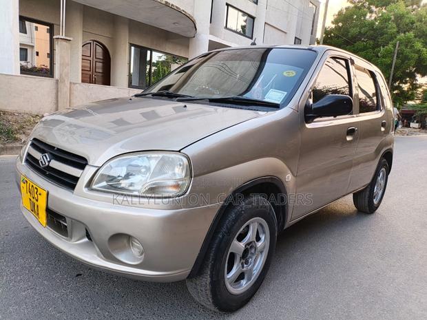 Suzuki Swift 2003 Gold