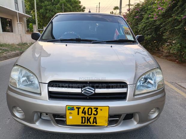Suzuki Swift 2003 Gold