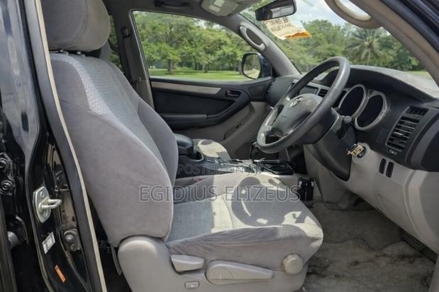 Toyota Hilux Surf 2005 Black