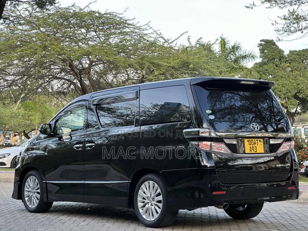 Toyota Vellfire 2013 Black