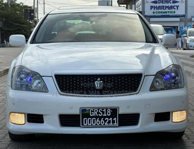 Toyota Crown 2007 Silver