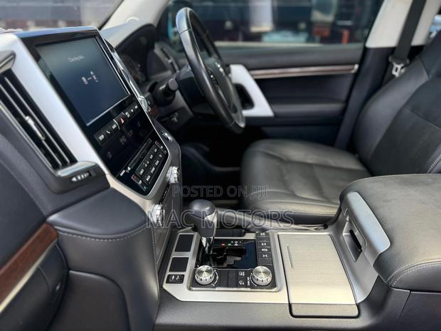 Toyota Land Cruiser 2019 Gray