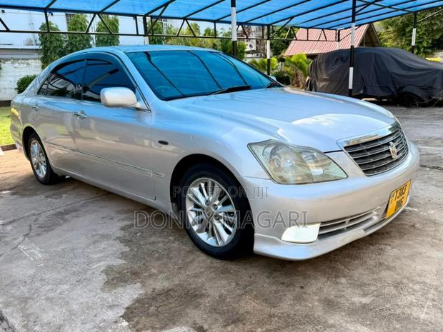 Toyota Crown 2004 Silver