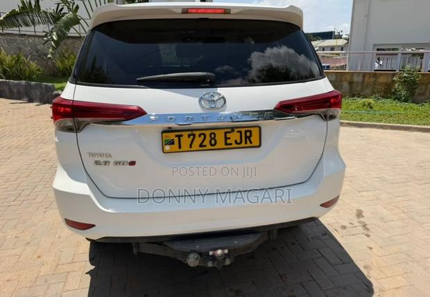Toyota Fortuner 2.4 D AWD 2017 White