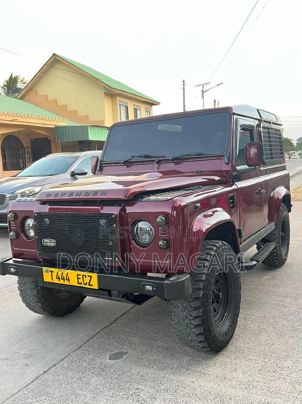 Land Rover Defender 2021 Red