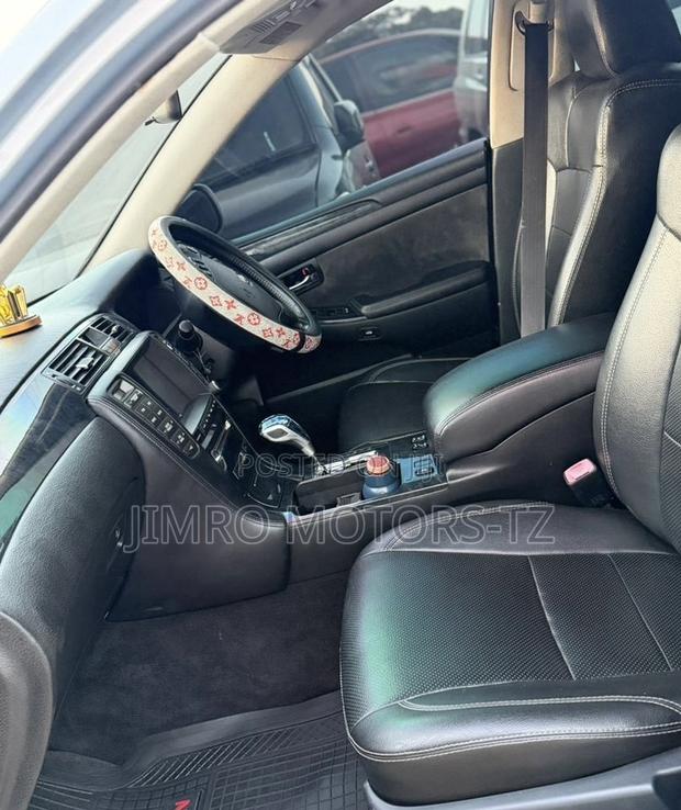 Toyota Crown Royale 2005 Blue