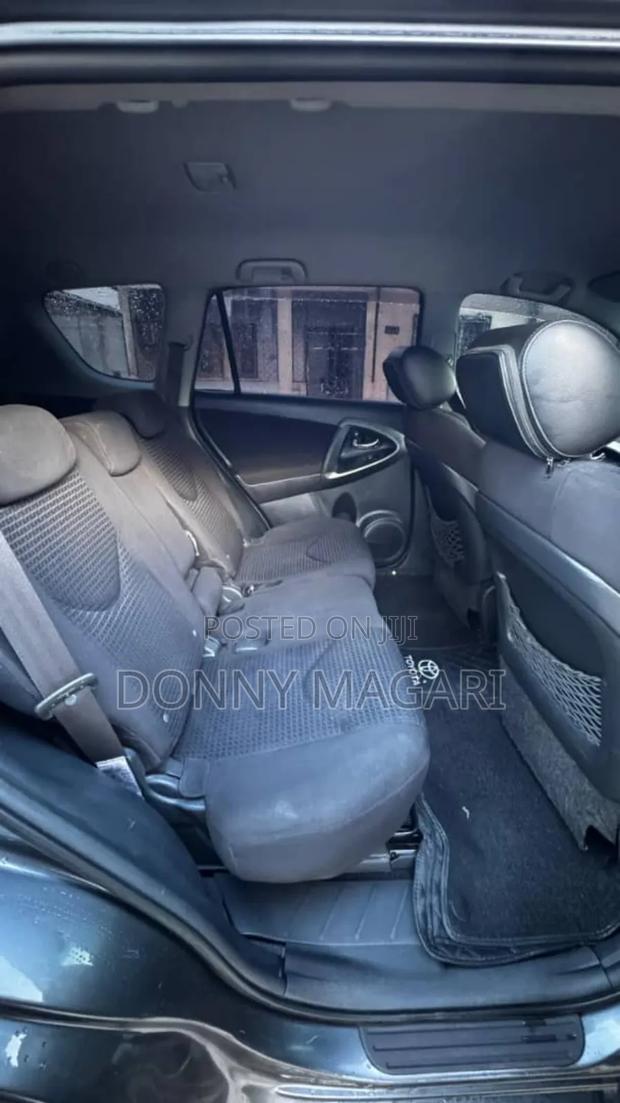 Toyota Vanguard 2010 Gray