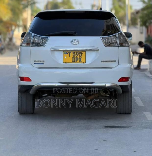 Toyota Harrier 2005 White