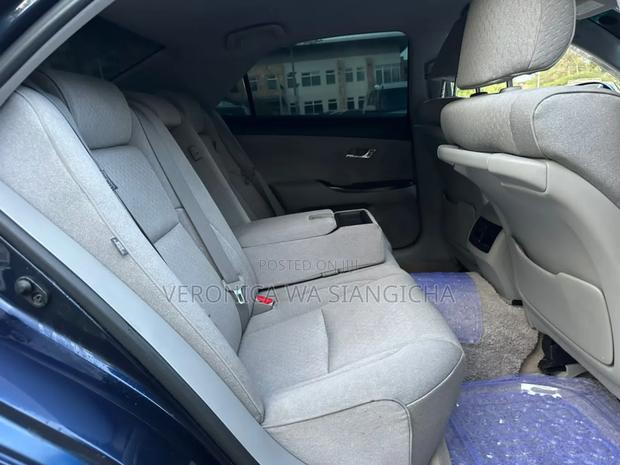 Toyota Crown 2008 Blue