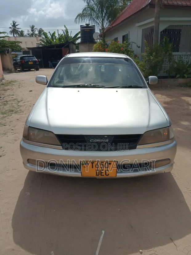 Toyota Carina 2000 Silver