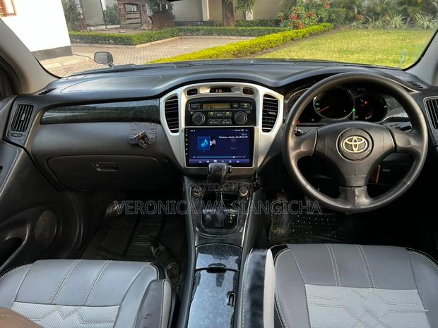 Toyota Kluger 2001 Black
