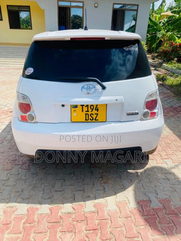 Toyota IST 2005 White