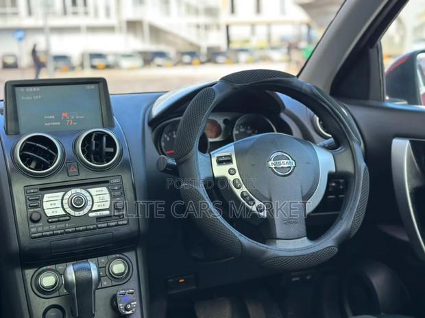 Nissan Dualis 2009 Orange