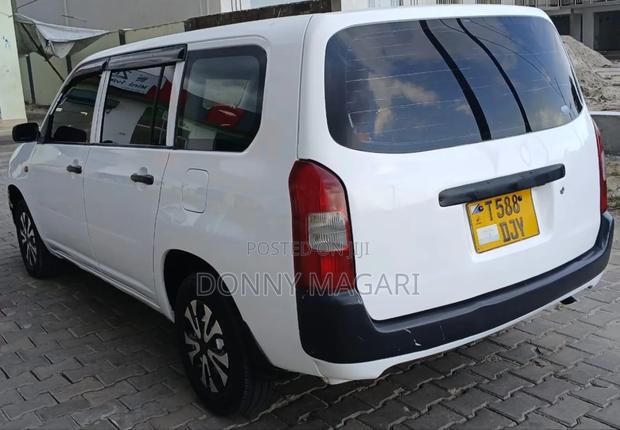 Toyota Probox 2005 White