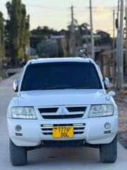 Mitsubishi Pajero 2005 White for sale