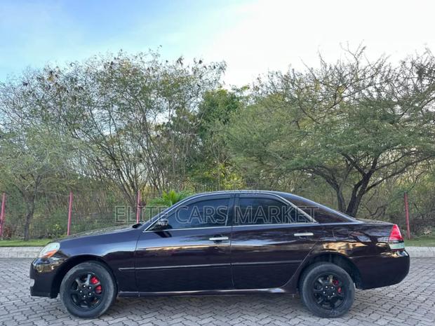 Toyota Mark II 2004 Black