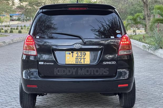 Toyota Corolla Spacio 2005 Black