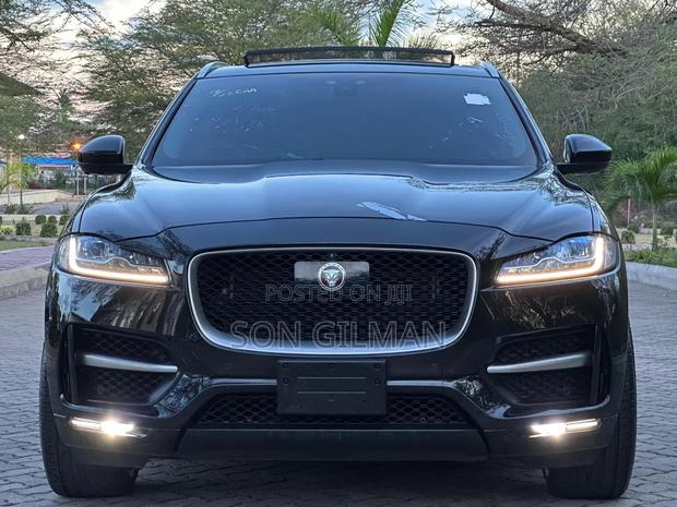 Jaguar F-Pace 2017 Black