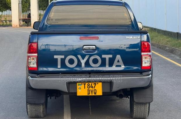 Toyota Hilux 2007 Blue