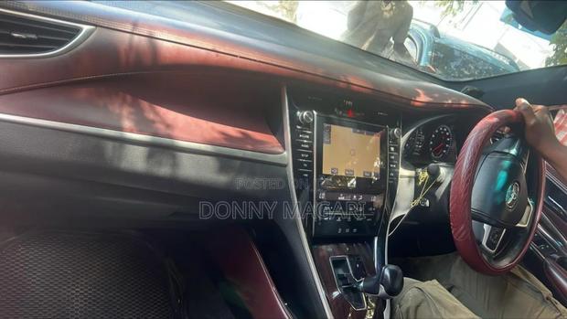 Toyota Harrier 2.0 2015 White