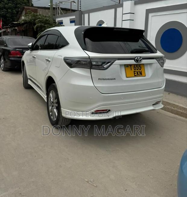 Toyota Harrier 2.0 2015 White