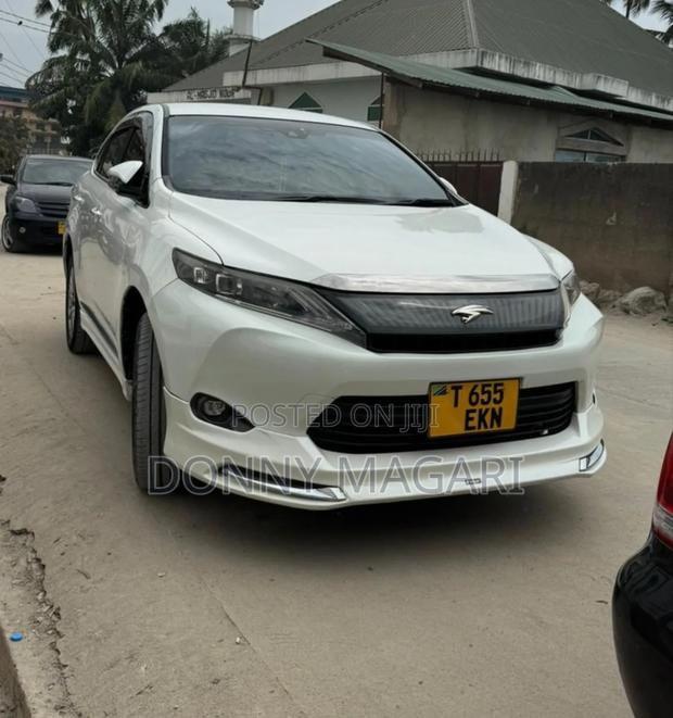 Toyota Harrier 2.0 2015 White