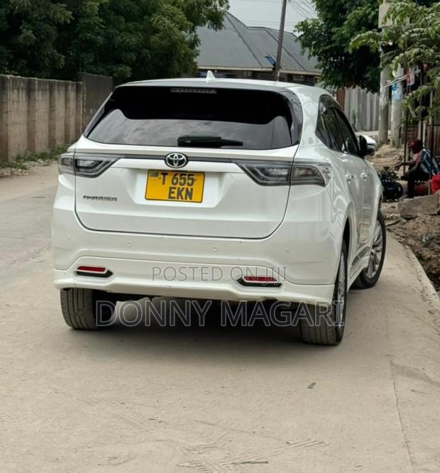 Toyota Harrier 2.0 2015 White