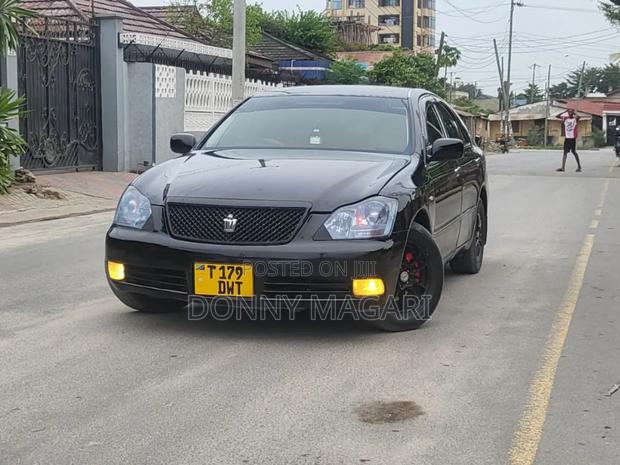 Toyota Crown 2006 Black
