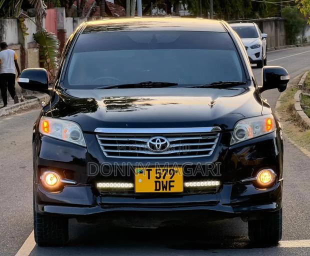 Toyota Vanguard 2011 Black