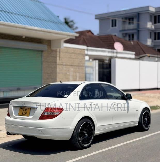 Mercedes-Benz C-Class 2006 White