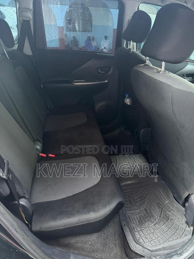 Toyota Ractis 2005 Black