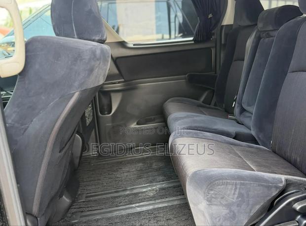 Toyota Vellfire 2010 Black