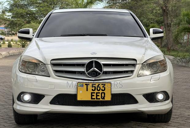 Mercedes-Benz C200 2009 White